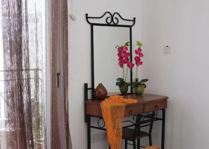 Elina Near The Sea 普罗塔拉斯