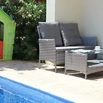 Villa Elina Near The Sea