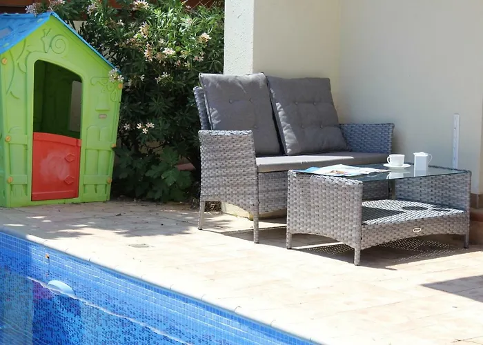 Villa Elina Near The Sea